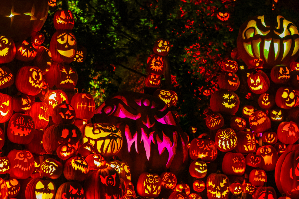 Jack-O-Lantern Spectacular pumpkin display of dozens of illuminated and carved pumpkins