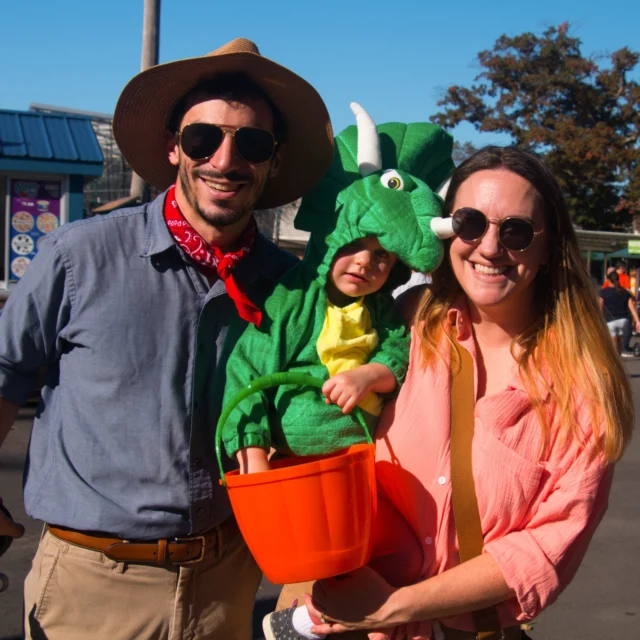 Spooky Zoo is back with twice the fun! 🎃🍬👻 Gather your boo crew and trick-or-treat at the Zoo on Saturday, October 19 & 26. Enjoy live music by Rock-A-Baby, Touch-A-Trucks, costumed characters, and more! And don't forget to explore our fall-themed animal enrichments while you fill your goodie bags! 🍭

This event is included with Zoo admission and FREE for RWPZoo members! 🤗

#halloween #trickortreat #happyhalloween #thingstodoinri #whatsgoingoninri #spookyzoo #fallfun #familyfun #spookyseason #animals #zoo #rwpzoo