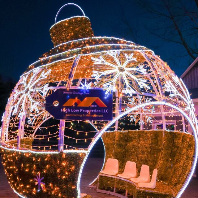 Let it glow, let it glow, let it glow! 🌟 Take in a breathtaking display of glowing wonders. 

Come create unforgettable memories with your loved ones at Holiday Lights Spectacular! Warning: May cause excessive holiday cheer! 😉 Plan your weekend visit now! ➡️ rwpzoo.org/holidaylights/ or link in bio ☃️

Thank you @highlowproperties for helping us glow- Now through January 4th! ❄️